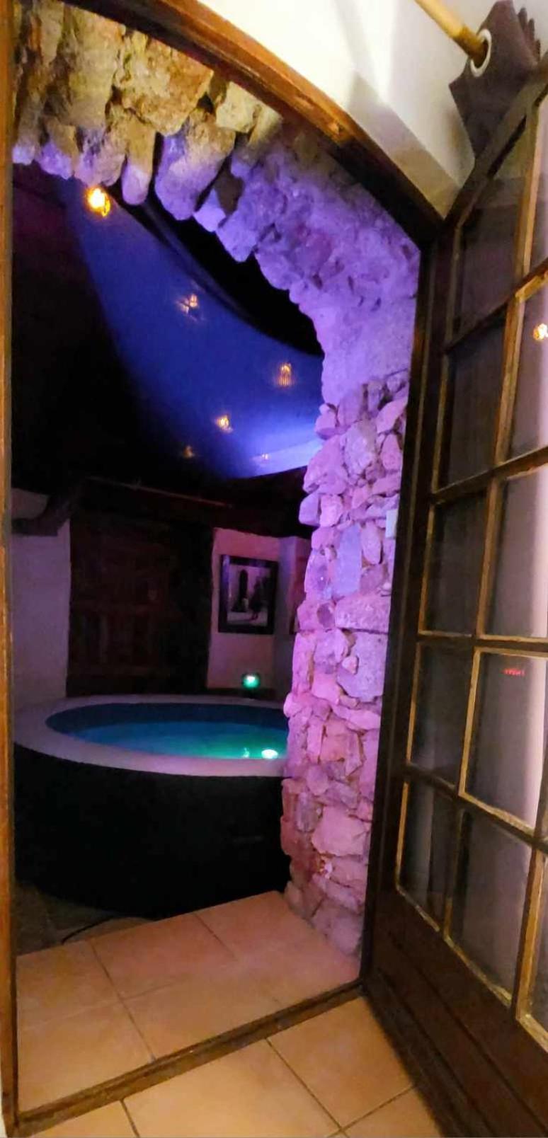 Chambre Love Romantique Avec Spa Privee Calvi  Bagian luar foto
