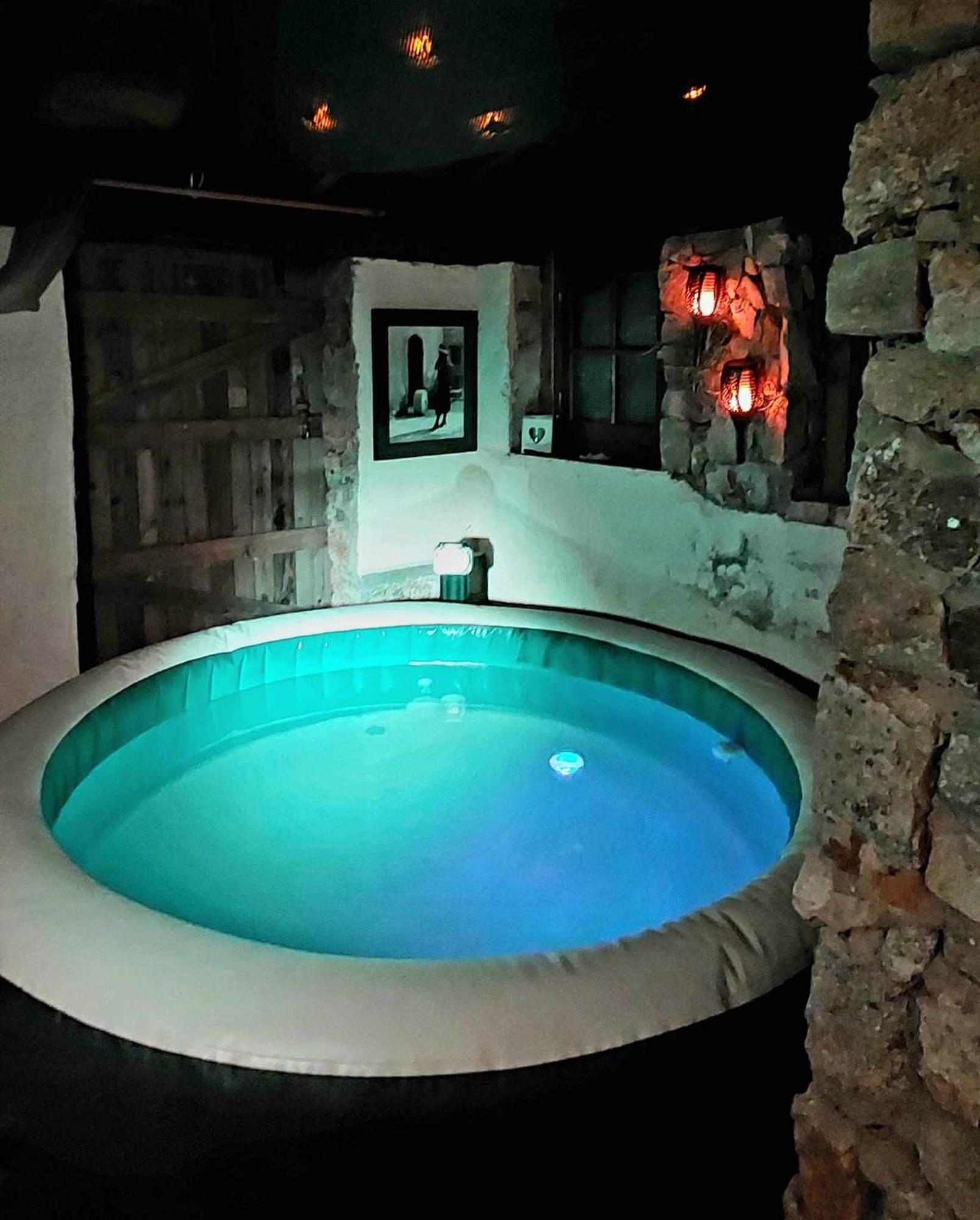 Chambre Love Romantique Avec Spa Privee Calvi  Bagian luar foto