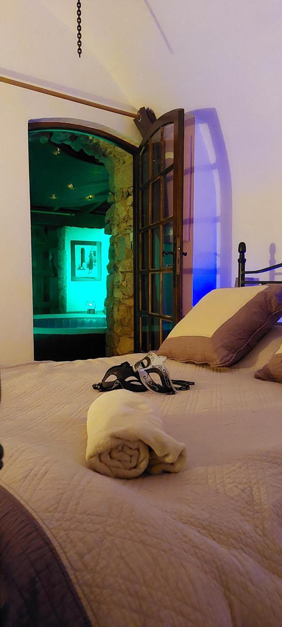 Chambre Love Romantique Avec Spa Privee Calvi  Bagian luar foto